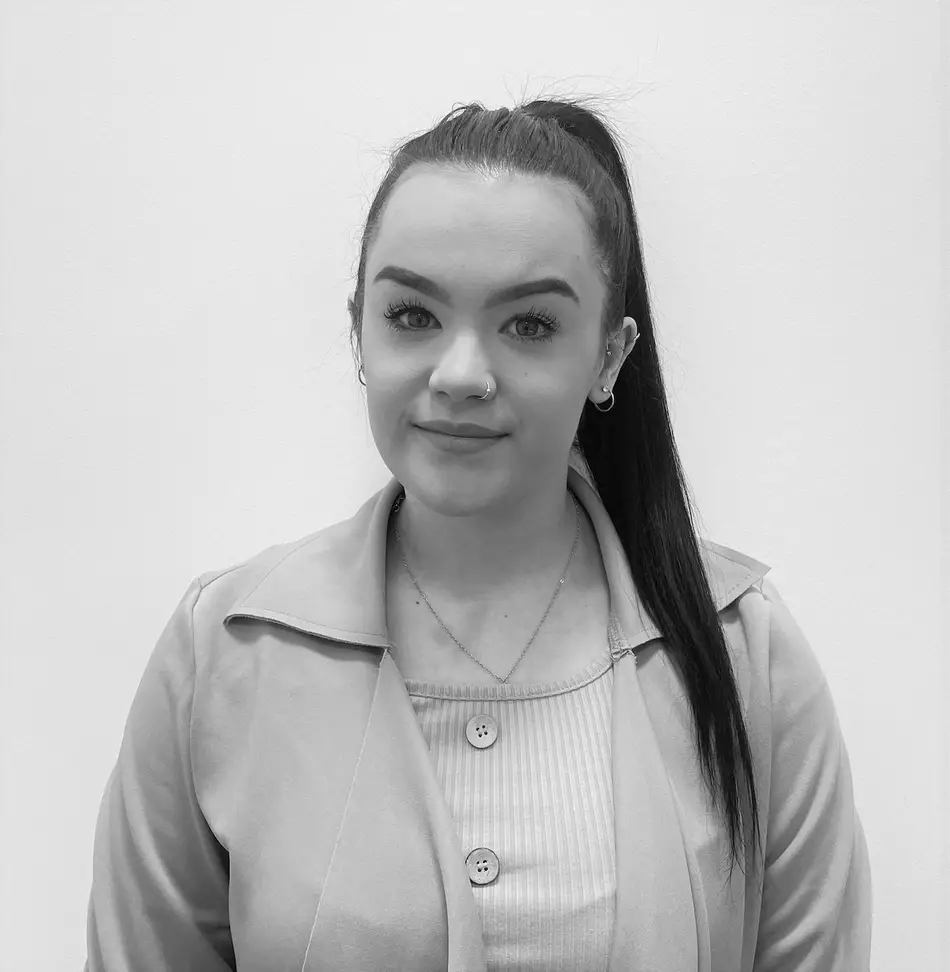 Alexsandra Senior Sales Manager